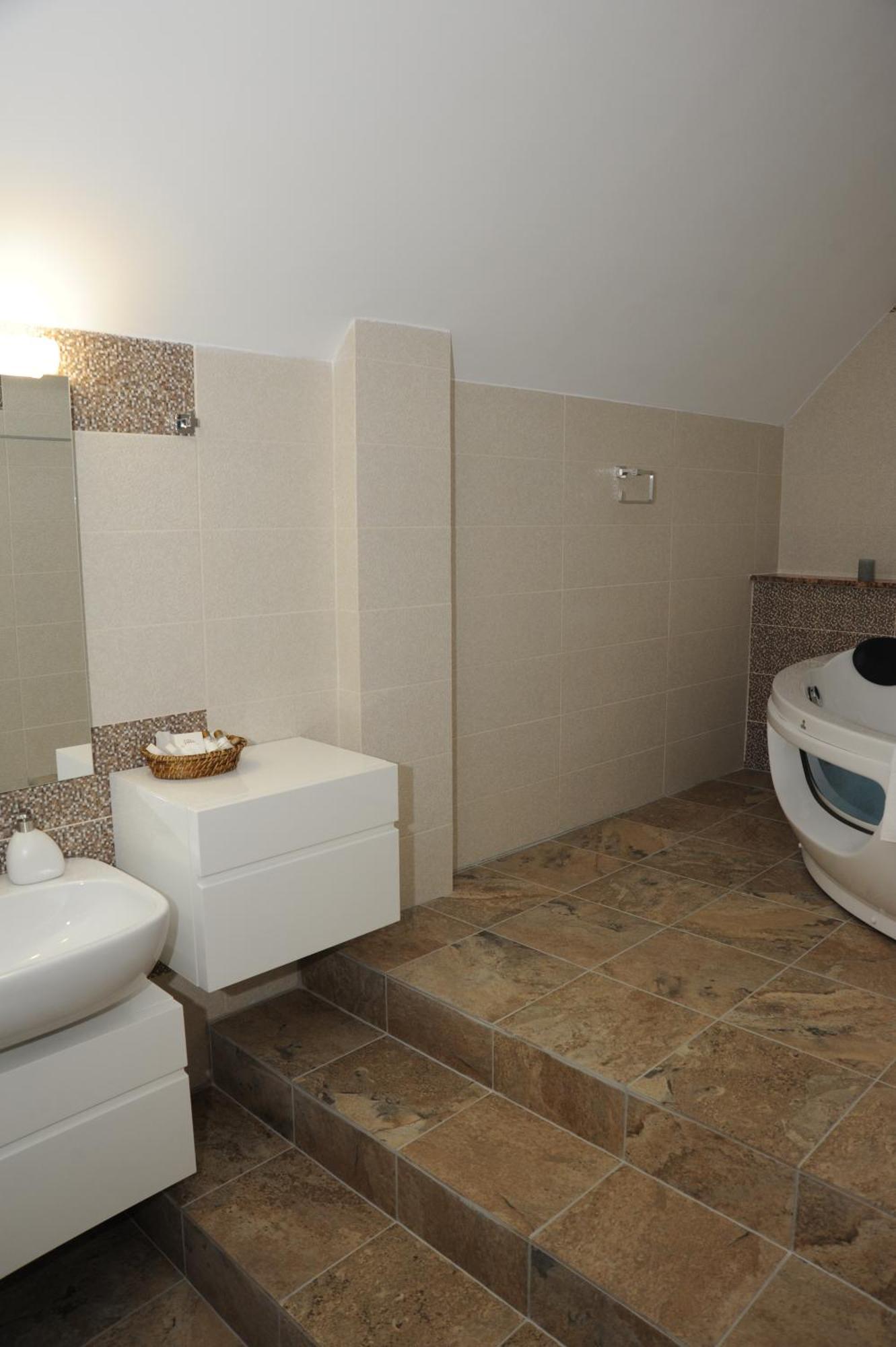 Castelul De Smarald Bed & Breakfast Pangaracior Exterior photo